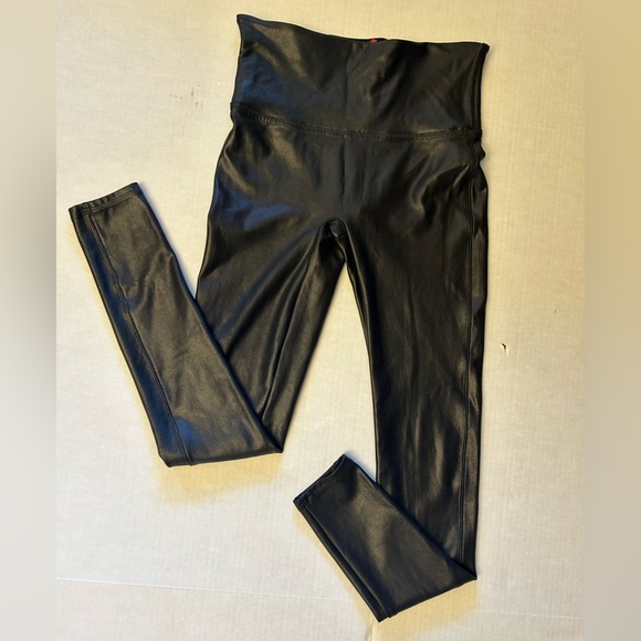 Spanx Faux leather black compression tummy shaping pants women’s Sz-S. W17 - Picture 5 of 9